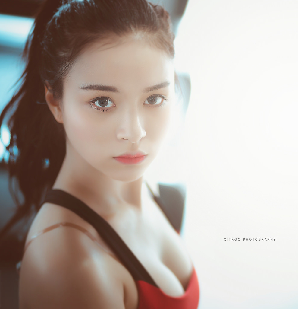 女同疯狂高潮呻吟摸揉在线观看